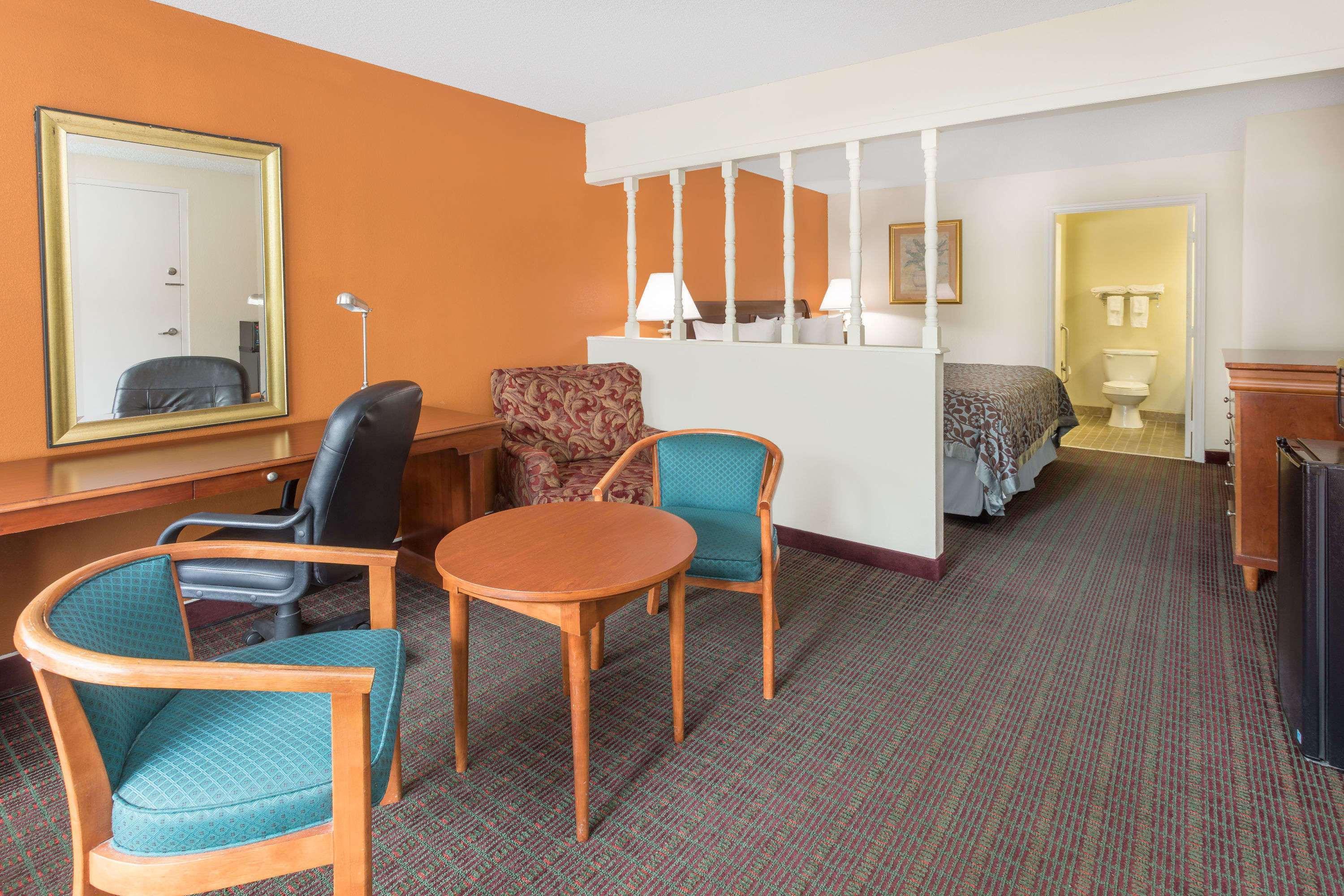 Days Inn By Wyndham Orangeburg South Eksteriør bilde