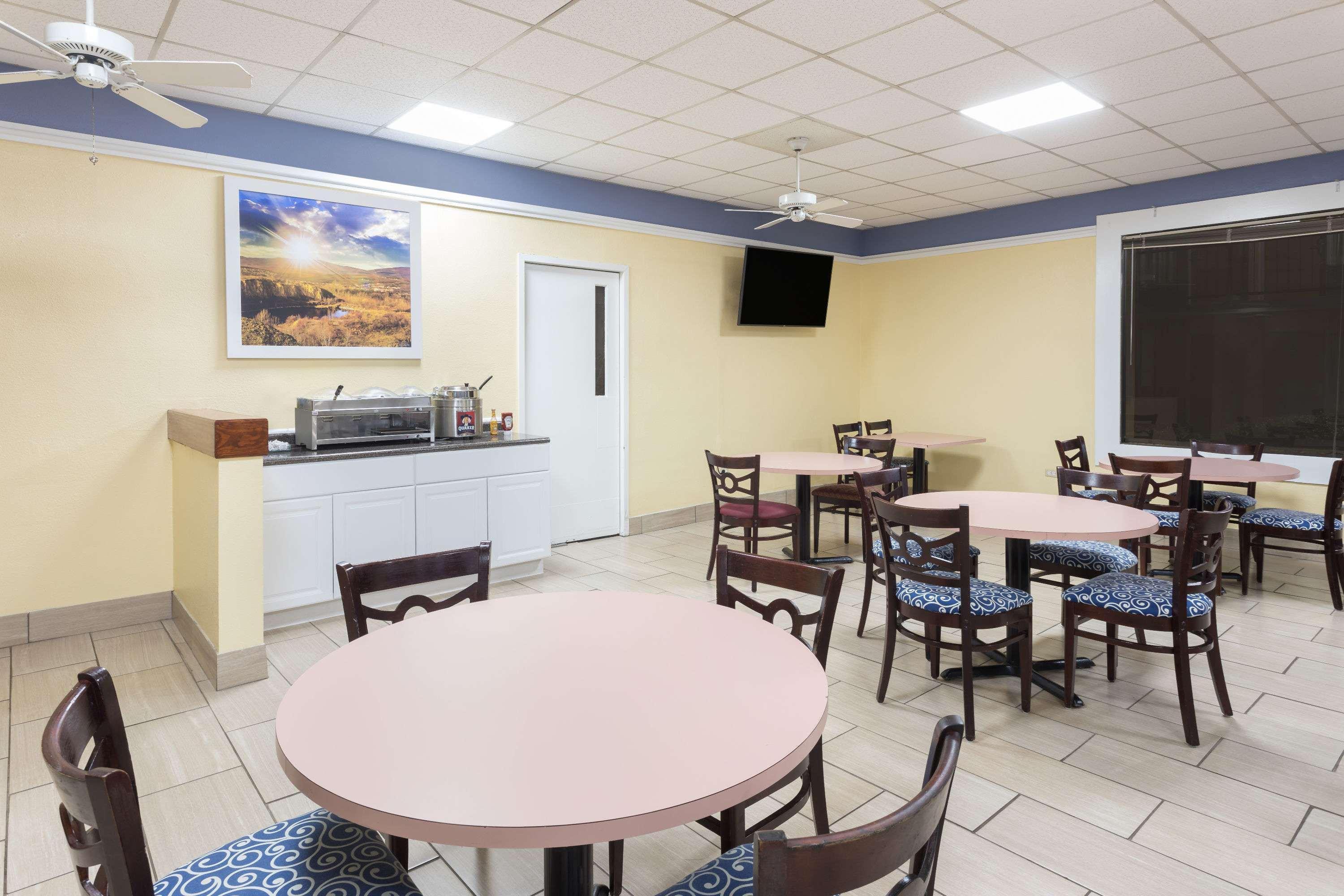 Days Inn By Wyndham Orangeburg South Eksteriør bilde